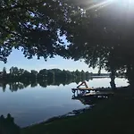 Osada Laskowo, Osrodek Nad Jeziorem