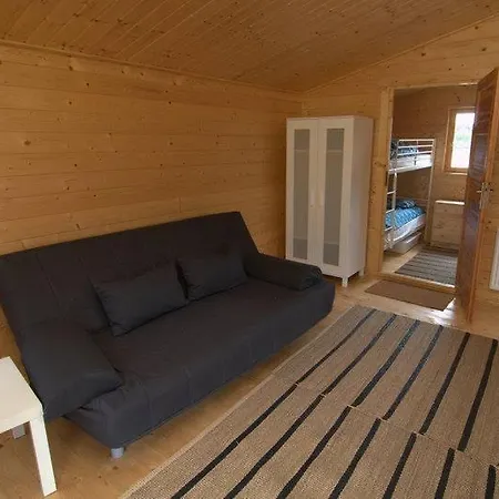 Osada Laskowo, Osrodek Nad Jeziorem Chalé *
