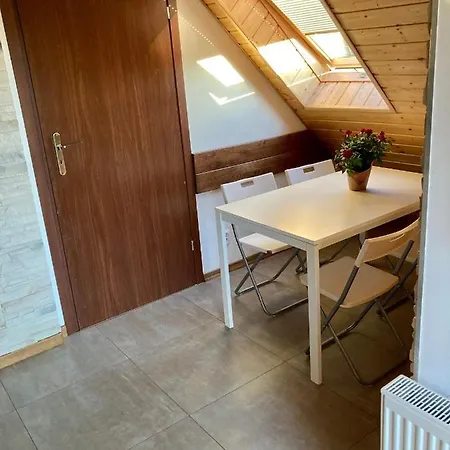 Osada Laskowo, Ośrodek Nad Jeziorem *