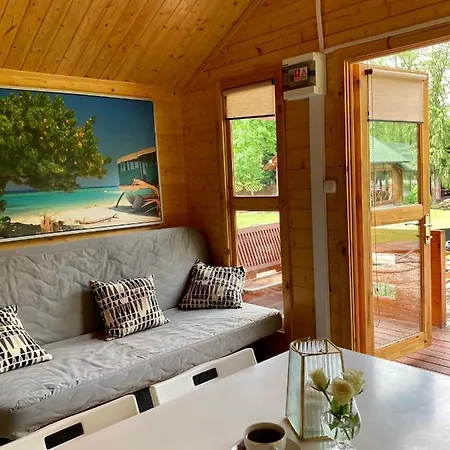 Osada Laskowo, Ośrodek Nad Jeziorem Laskowo